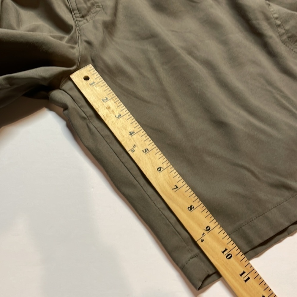 Wrangler men’s dark taupe cargo shorts size 42 - Picture 9 of 9